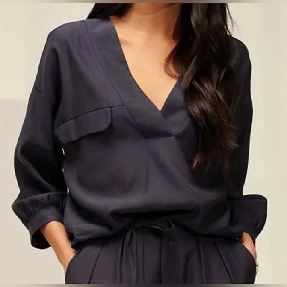 Emma Knudsen Lucy Navy blue long sleeve blouse